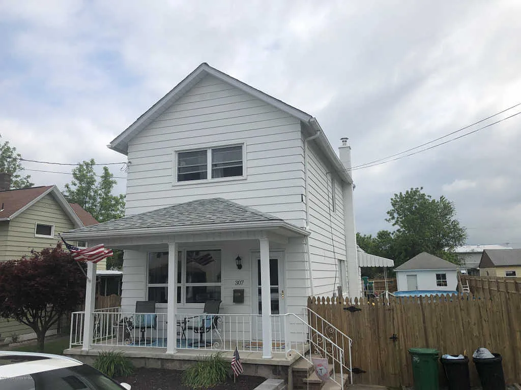 307 Dolph St photo 1