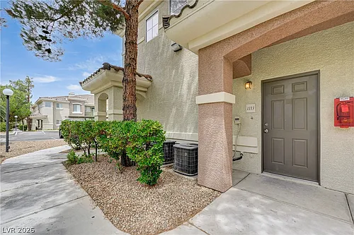 9050 W Warm Springs Rd #1113 Photo 1