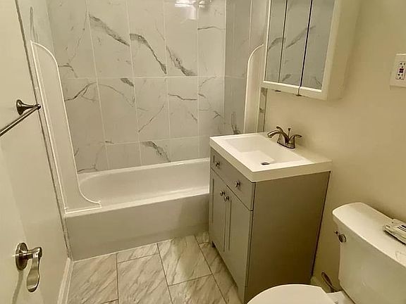 3rd image of 356 College Dr #356