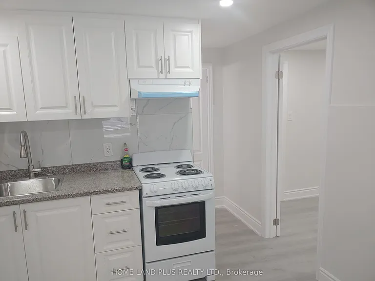 40 Penetang St #4 — Photo 6