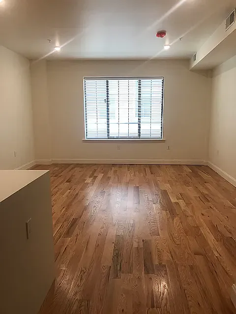 Floor plan Studio and One Bath Apt