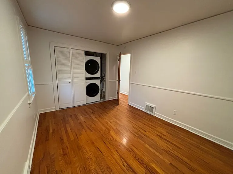 PM 242 - 1804 E 19th St — Photo 23