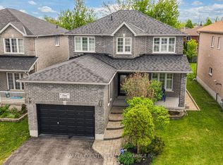 9 Surrey Dr, Barrie, ON L4M0C5