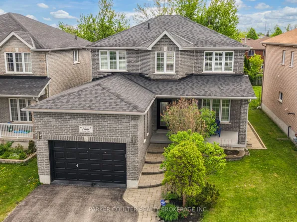 9 Surrey Dr, Barrie, ON L4M 0C5
