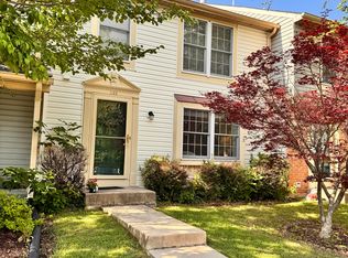 1122 Tway Ln, Herndon, VA 20170