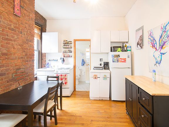 3rd image of 232 E 9th St #3