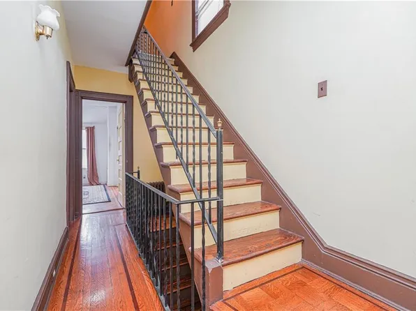 33 Wellington Court image 21 of 39