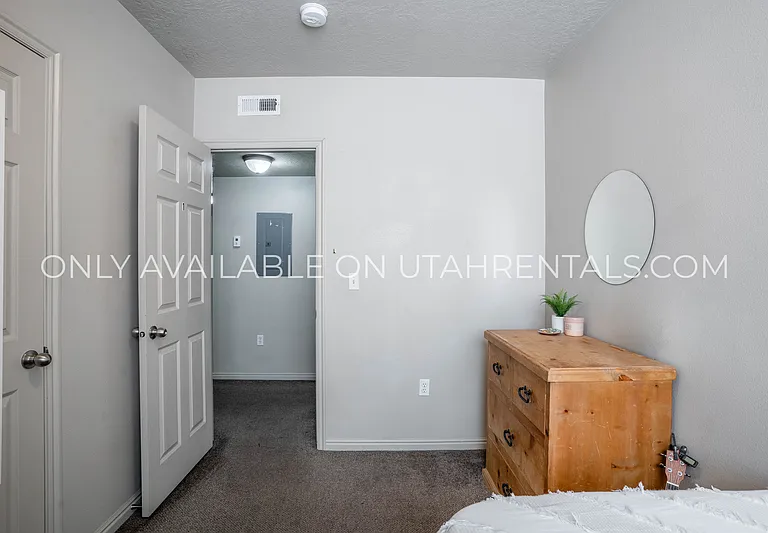 866 E 700 N #C3-1 — Photo 10