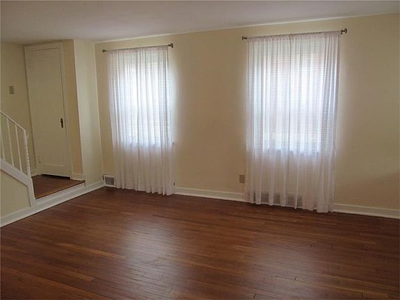 4th image of 4132 Tuxey Ave