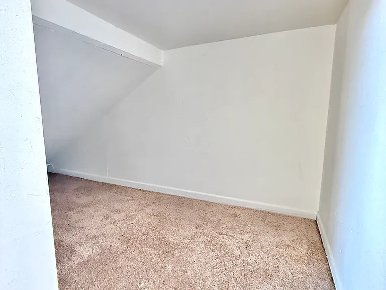 5229 Riverton Ave #10 — Photo 12