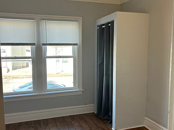4th image of 580 Thomas Ave APT 1