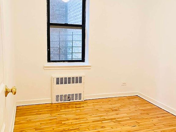 4th image of 214 E 163rd St #F4