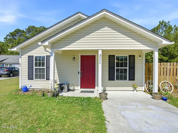 311 Snow Bell Court, Richlands, NC 28574