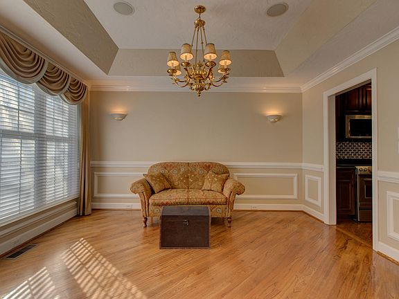 5th image of 3819 Parkway Place Dr