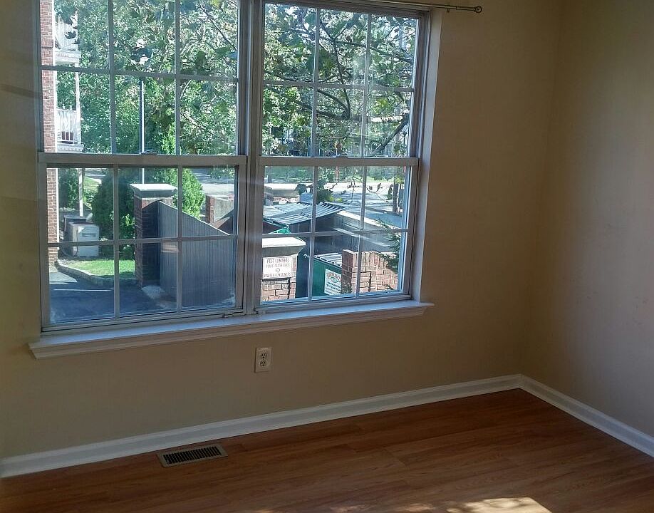 1st image of 44 Krueger Ct