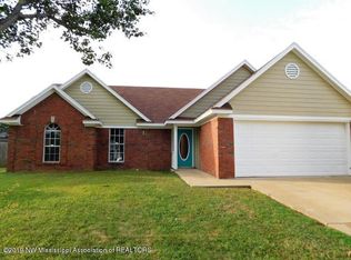 10358 Riggan Dr, Olive Branch, MS 38654