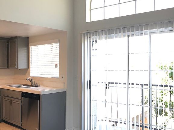 5th image of 4070 Redwood Ave #205