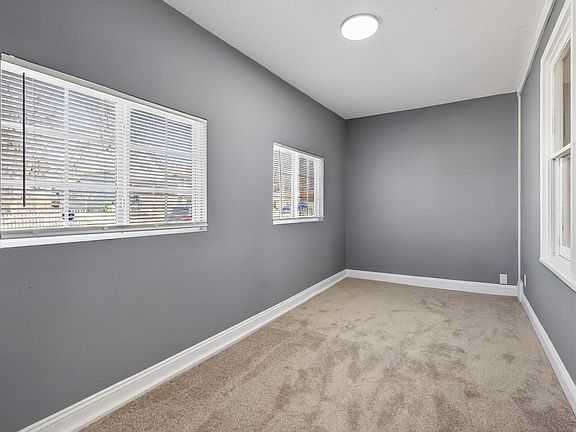 5th image of 372 Lawson Ave E