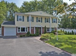 49 Peppermint Rd, Commack, NY 11725