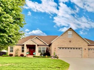 76 Remington Dr, Monett, MO 65708