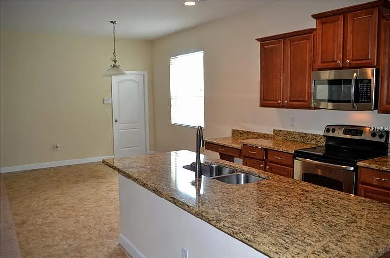 5 Bedroom 2 Story House On Independence - Winter Garden - Lawn Care, Cable And Internet Included — Photo 3
