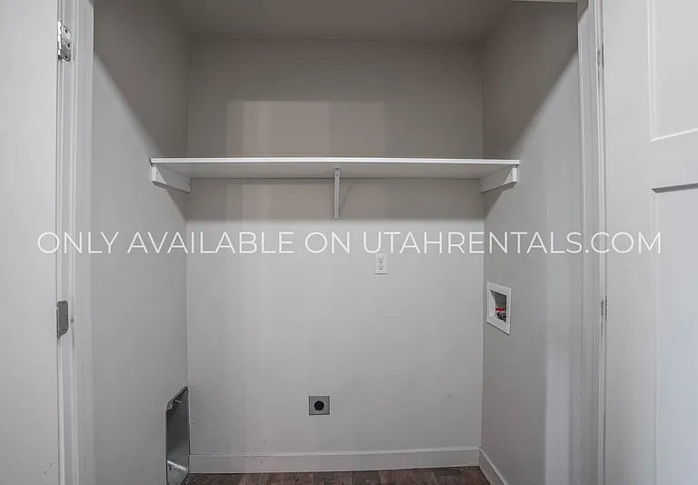204 N 725 E — Photo 15