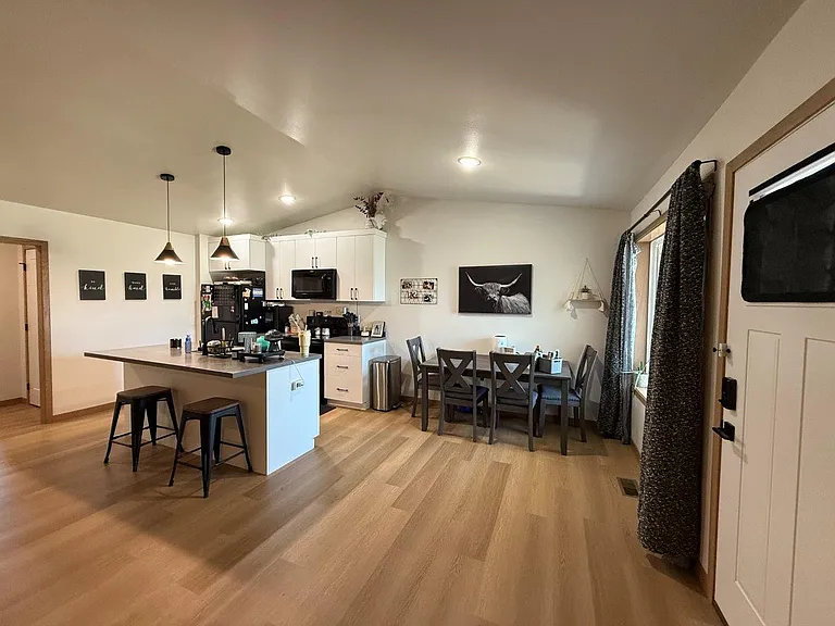 Archer Flats — Photo 24