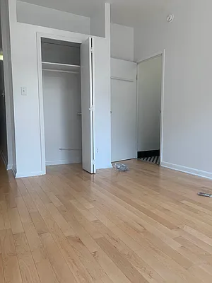 Rented by M.Grossman R.E. Management | media 12