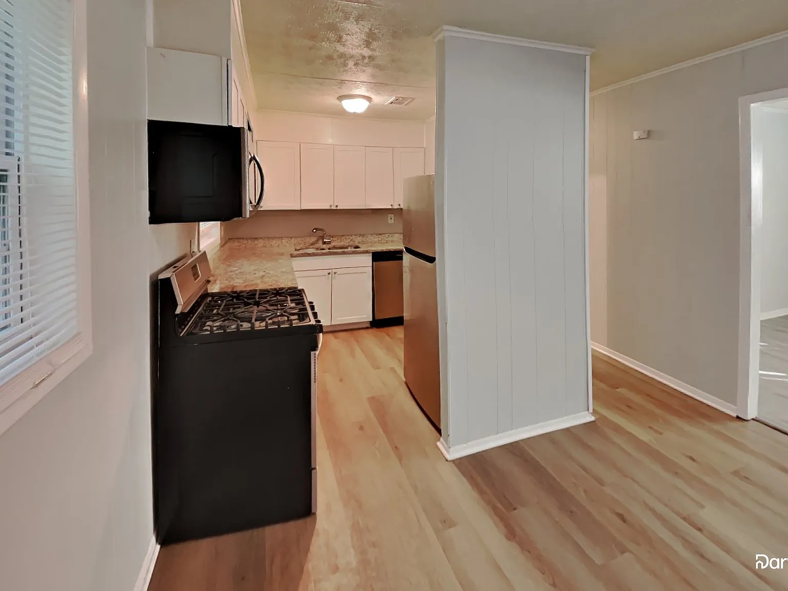 3 bed, 1.0 bath, 1296 sqft, $1,425 — Photo 4