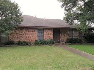 1217 River Oaks Dr, Flower Mound, TX 75028