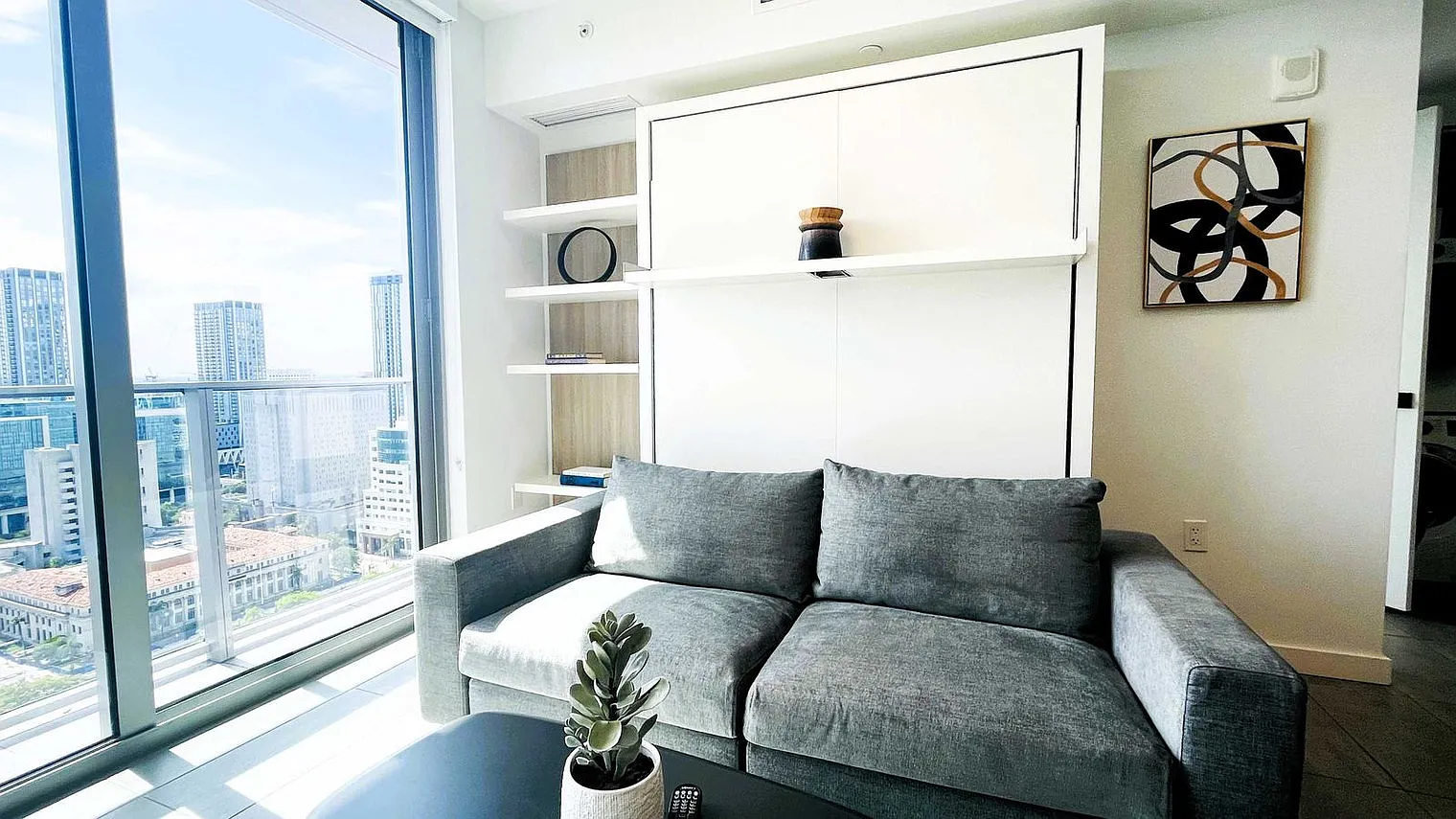 1 bed, 1.0 bath, 581 sqft, $3,738 — Photo 1
