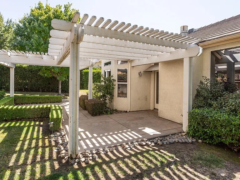 1120 E Sawgrass Ave — Photo 31