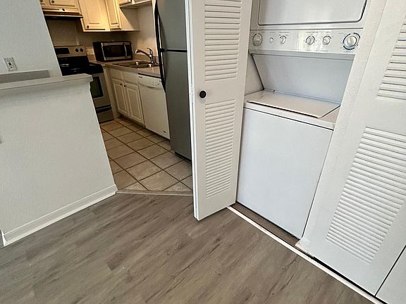 5th image of 13703 Richmond Park Dr N APT 3510