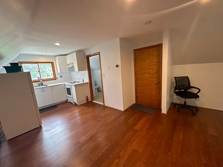 297 Bacon St #3 — Photo 2