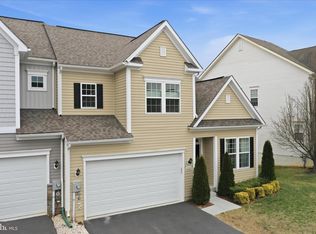 208 Darden Ct W, Martinsburg, WV 25403