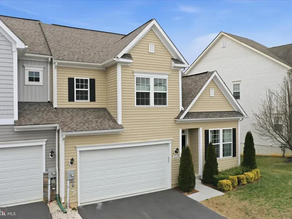 208 Darden Ct W, Martinsburg, WV 25403