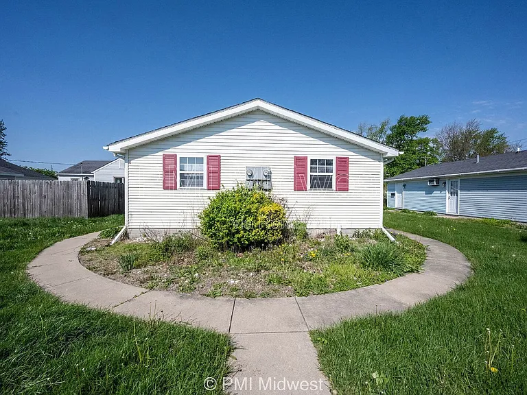1710 S Market St — Photo 14