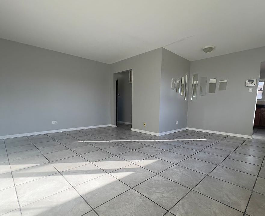 1st image of 1279 Greenbay Ave