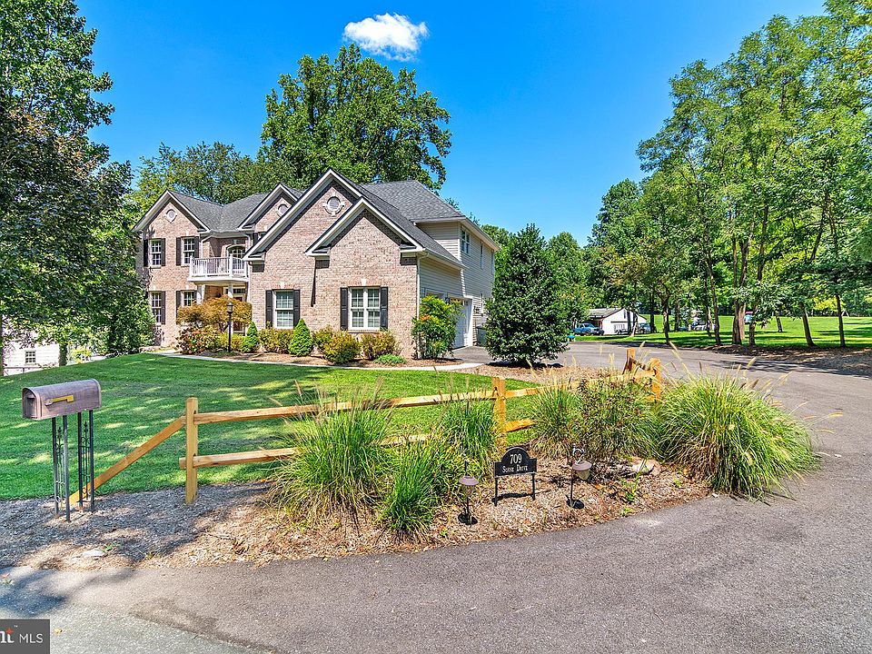 1st image of 709 Sonne Dr