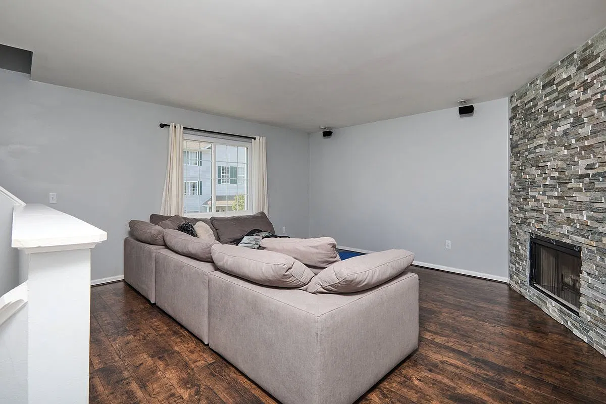 2 bed, 1.5 bath, 1410 sqft, $3,150 — Photo 3
