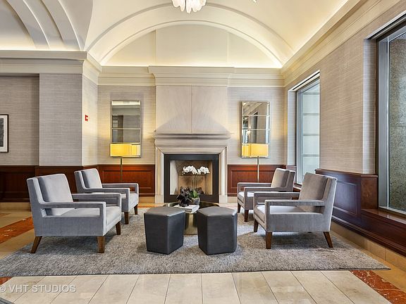 3rd image of 25 E Superior St APT 201