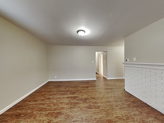3rd image of 385 Hopkins Dr