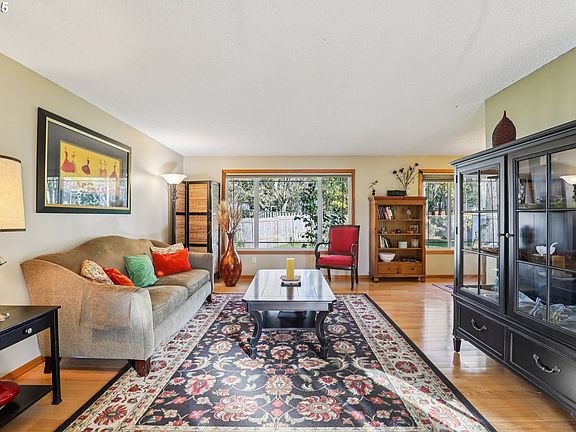 5th image of 16365 SE Sterling Cir