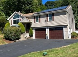 12 Pinebrook Ln, Worcester, MA 01602