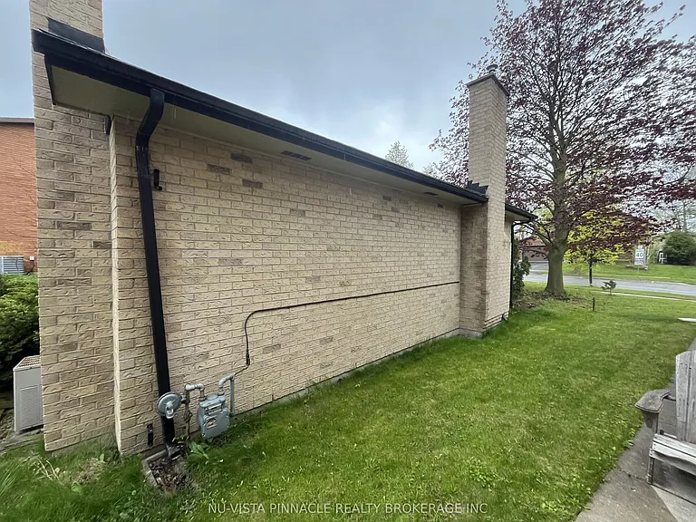 101 Castlegrove Blvd — Photo 11