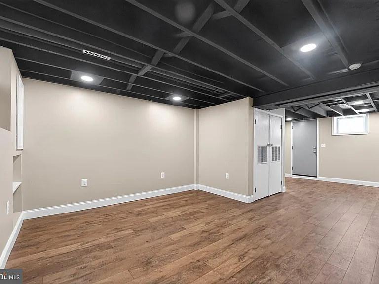 643 S Wickham Rd — Photo 13