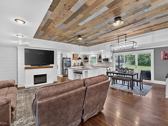 4th image of 715 46th St SW