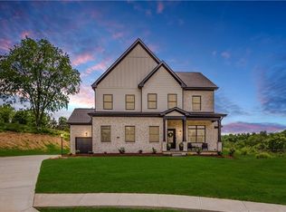 308 Red Oak Ln, Upper St Clair, PA 15241