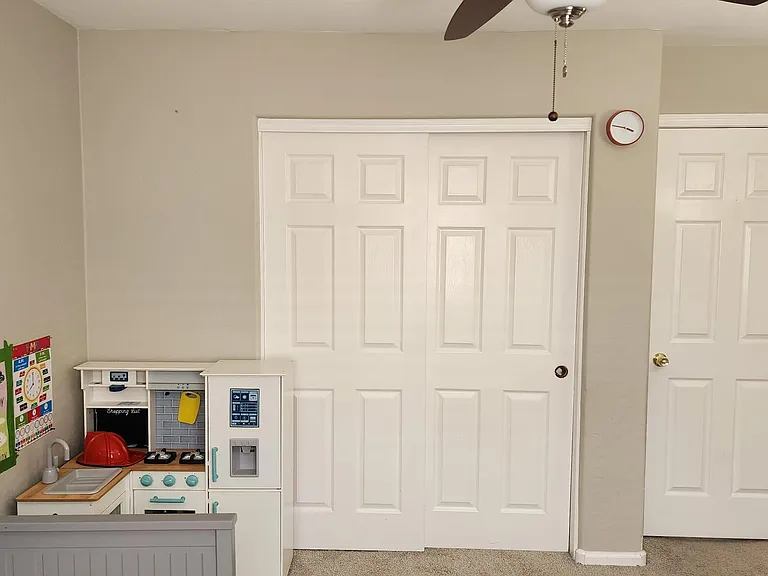743 W Oxford Ln — Photo 16