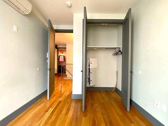5th image of 27 Woodbine St #1FF